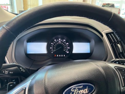 Used 2024 Ford Edge SEL w/ Convenience Package AWD/4WD image 2