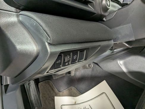 Used 2025 Subaru Outback Premium image 19