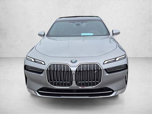 Used 2024 BMW i7 eDrive50 RWD image 2