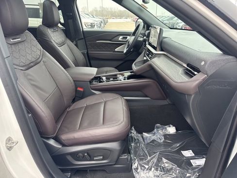 New 2026 Ford Explorer Platinum w/ LUX Leather Package image 18