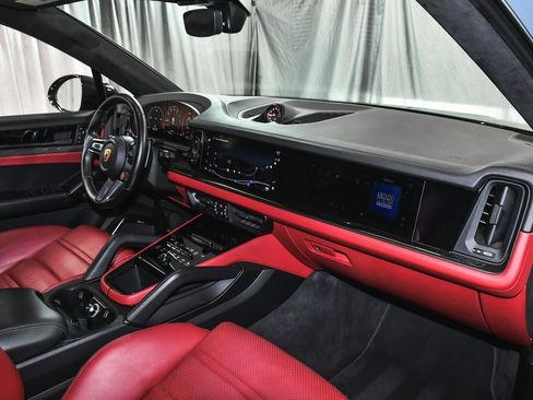 Used 2024 Porsche Cayenne Turbo GT image 62