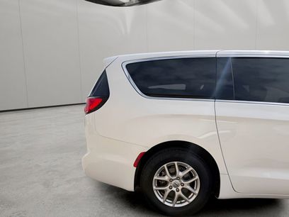 Used 2023 Chrysler Pacifica Touring-L