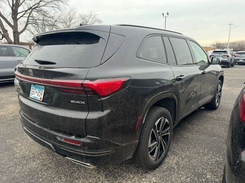 Used 2025 Buick Enclave Sport Touring image 3