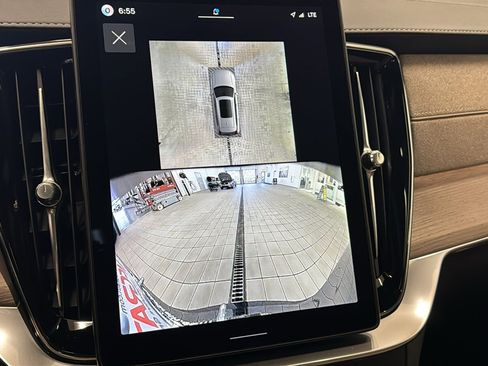 New 2026 Volvo XC90 T8 Ultra w/ Protection Package AWD/4WD image 18
