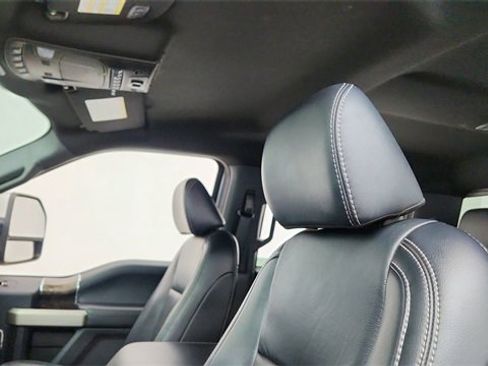 Used 2022 Ford F250 Lariat image 34