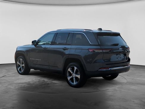 Used 2022 Jeep Grand Cherokee Limited 4xe w/ Luxury Tech Group II AWD/4WD image 5