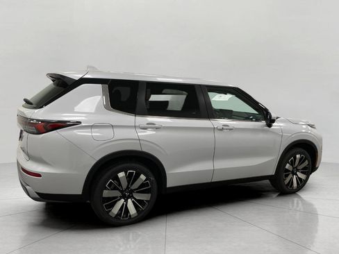 New 2026 Mitsubishi Outlander SE AWD/4WD image 2