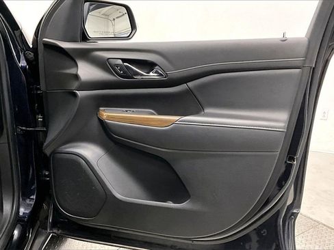 Used 2021 GMC Acadia SLE image 19