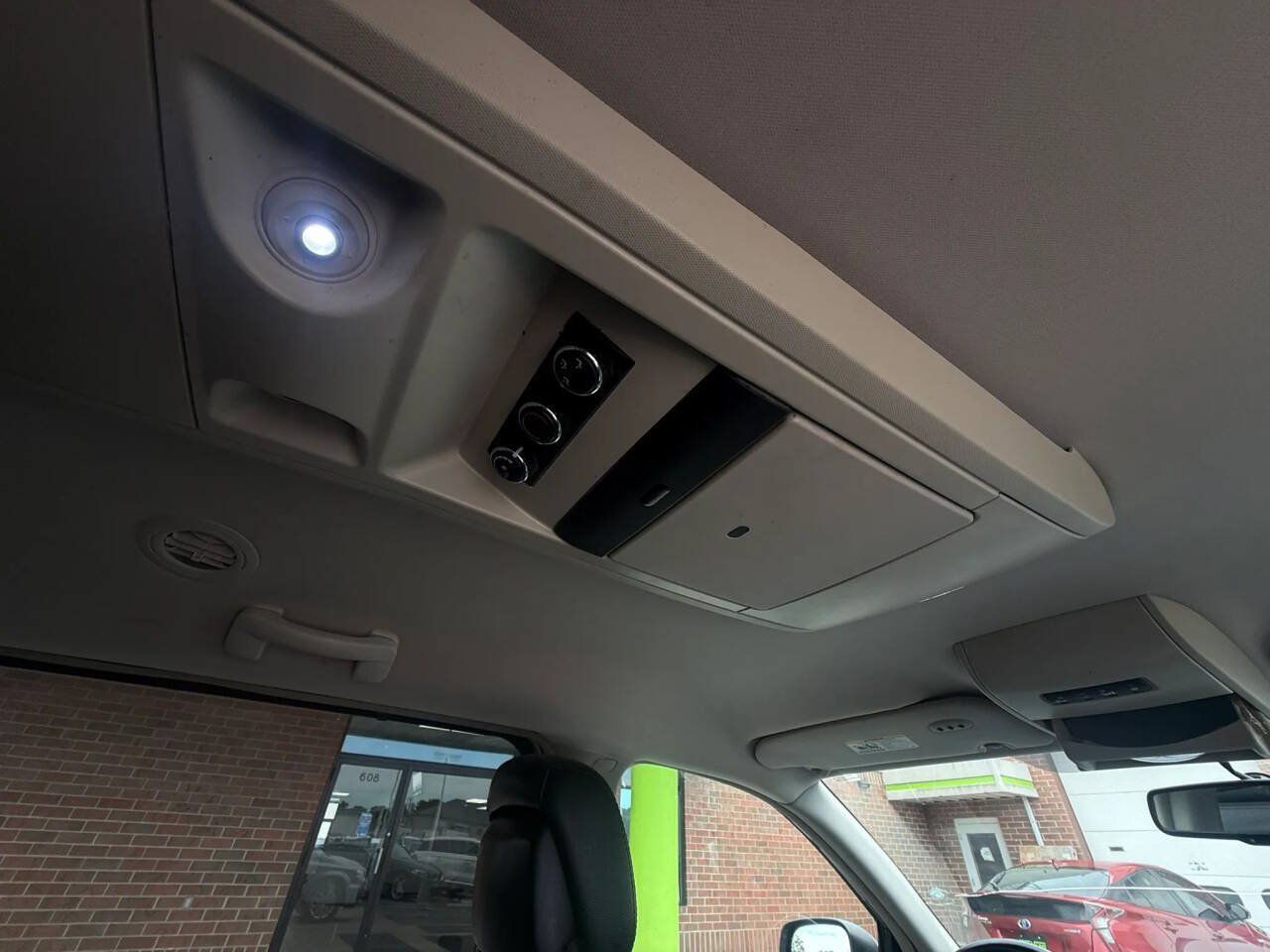 Used 2014 Chrysler Town & Country Touring w/ Trailer Tow Group FWD image 25