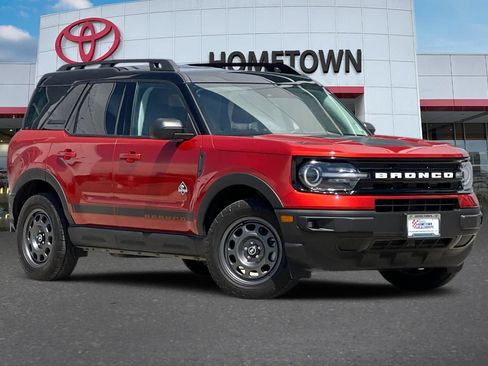 Used 2024 Ford Bronco Sport Outer Banks AWD/4WD image 2