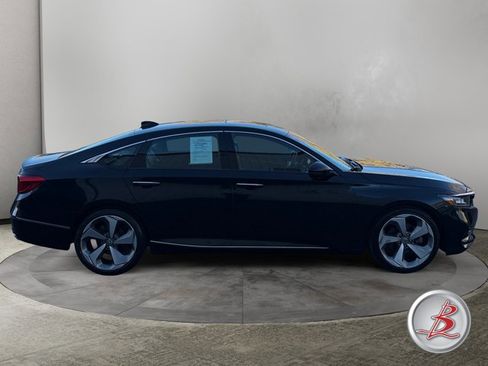 Used 2020 Honda Accord Touring image 8