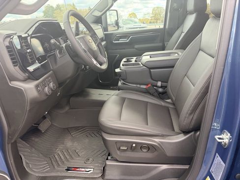 New 2026 Chevrolet Silverado 3500 LT w/ All Star Edition image 15