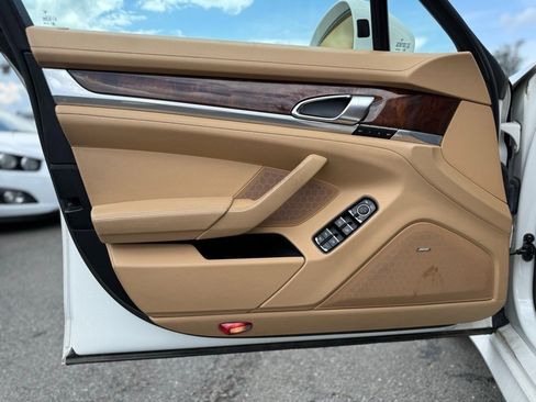 Used 2012 Porsche Panamera S image 8