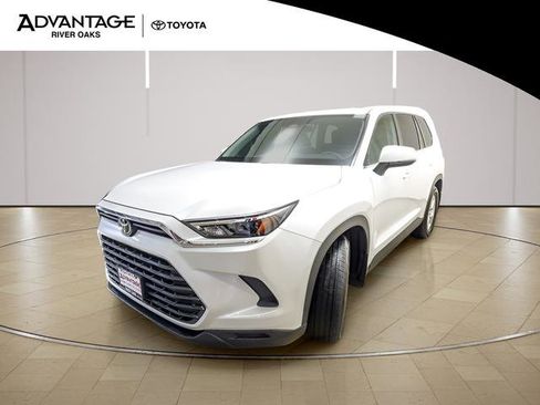 Certified 2025 Toyota Grand Highlander FWD image 4