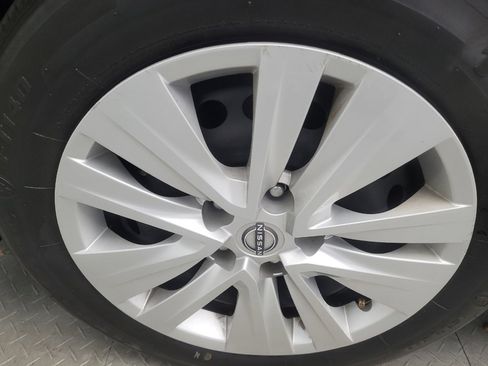 Used 2024 Nissan Sentra S image 31