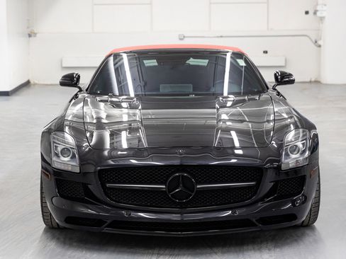 Used 2012 Mercedes-Benz SLS AMG Roadster image 4