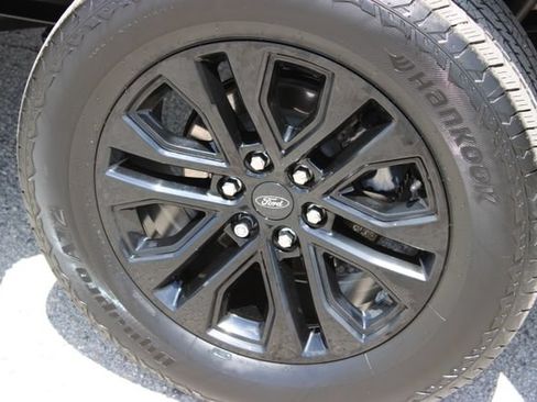 Used 2025 Ford F150 Lariat AWD/4WD image 16
