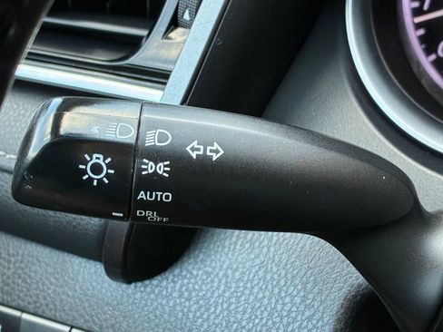 Used 2018 Toyota Camry SE FWD image 26