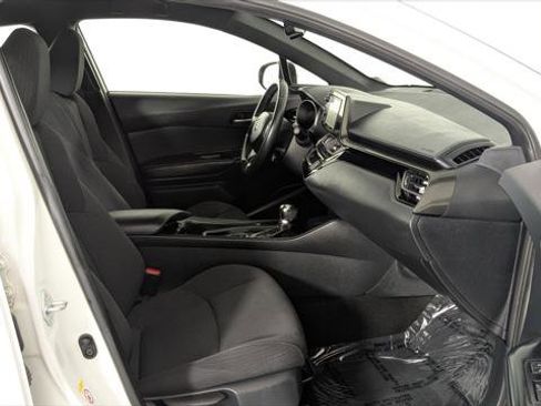 Used 2018 Toyota C-HR XLE image 21