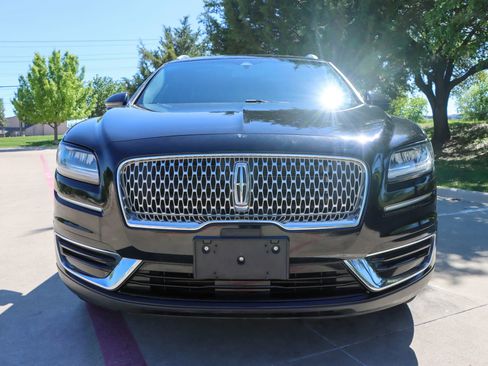 Used 2019 Lincoln Nautilus FWD image 2