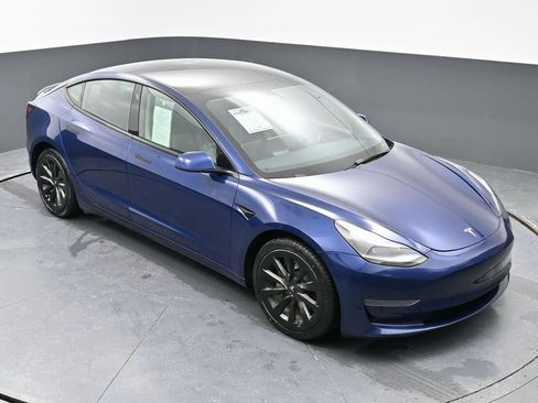 Used 2022 Tesla Model 3 image 45