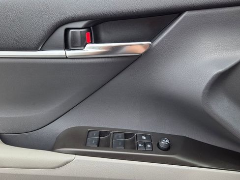 Used 2024 Toyota Camry LE w/ Convenience Package image 27