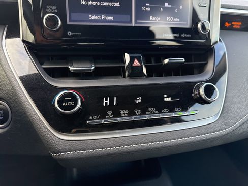 Used 2022 Toyota Corolla SE image 19