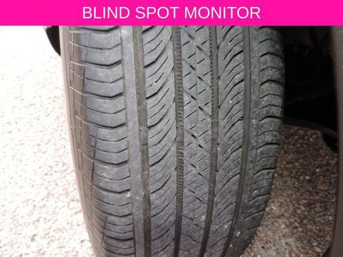 Used 2024 Toyota Corolla Cross SE image 16