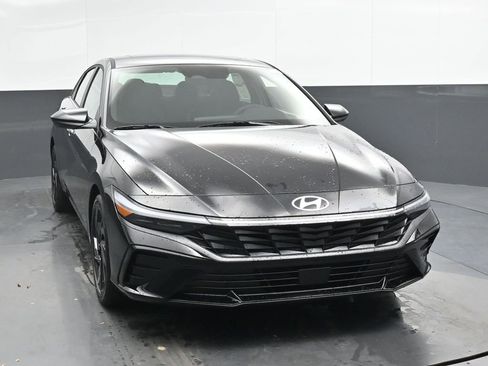 Used 2026 Hyundai Elantra SEL Sport Premium FWD image 5
