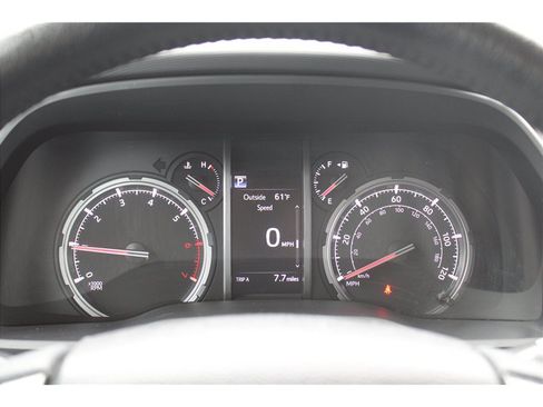 Used 2022 Toyota 4Runner TRD Off-Road Premium w/ Moonroof Package AWD/4WD image 18