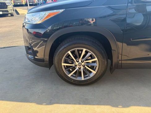 Used 2019 Toyota Highlander XLE w/ Protection Package #3 image 27