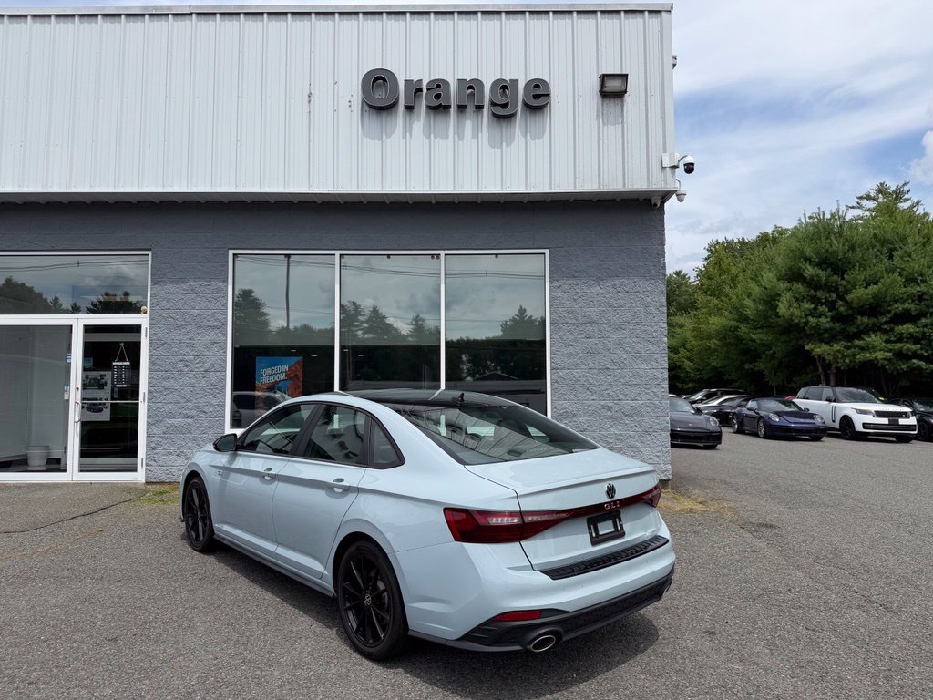 Used 2025 Volkswagen Jetta GLI Autobahn FWD image 5