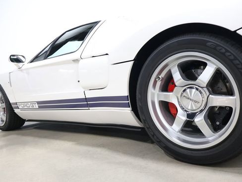 Used 2005 Ford GT image 11