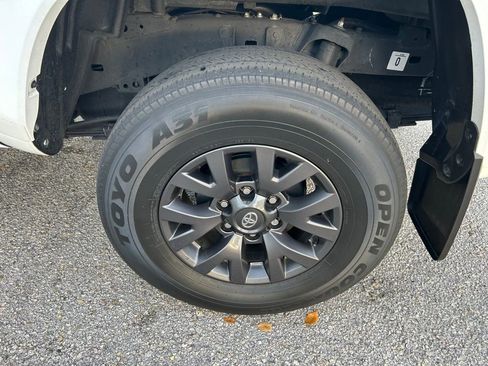 Used 2023 Toyota Tacoma SR5 RWD image 9