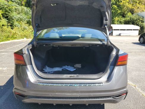 Used 2023 Nissan Altima 2.5 SV FWD image 9