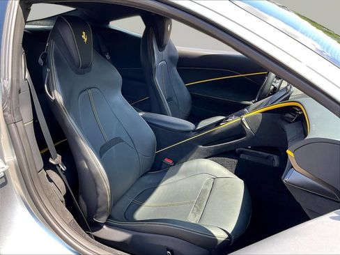 Used 2023 Ferrari Roma RWD image 31
