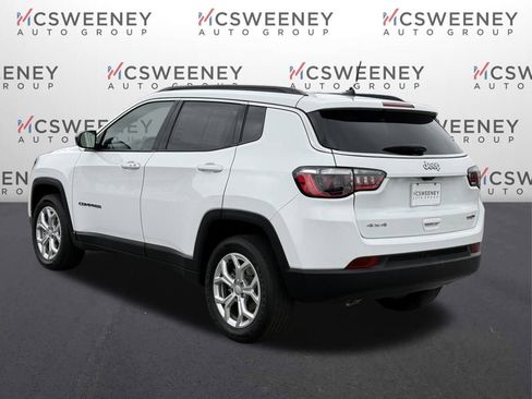 Used 2024 Jeep Compass Latitude image 3