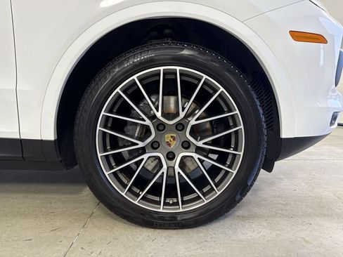 Certified 2021 Porsche Cayenne E-Hybrid AWD/4WD image 15