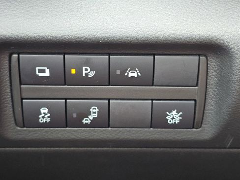 Used 2022 Nissan Kicks S image 15