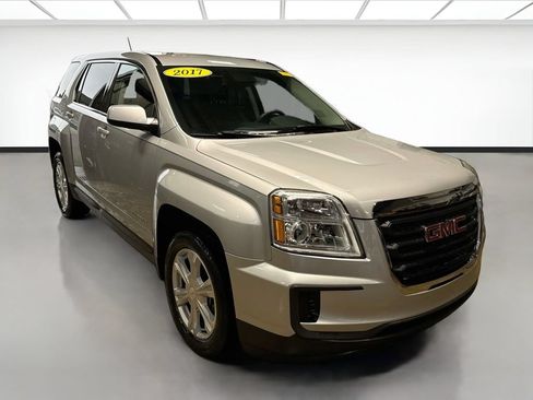 Used 2017 GMC Terrain SLE FWD image 3