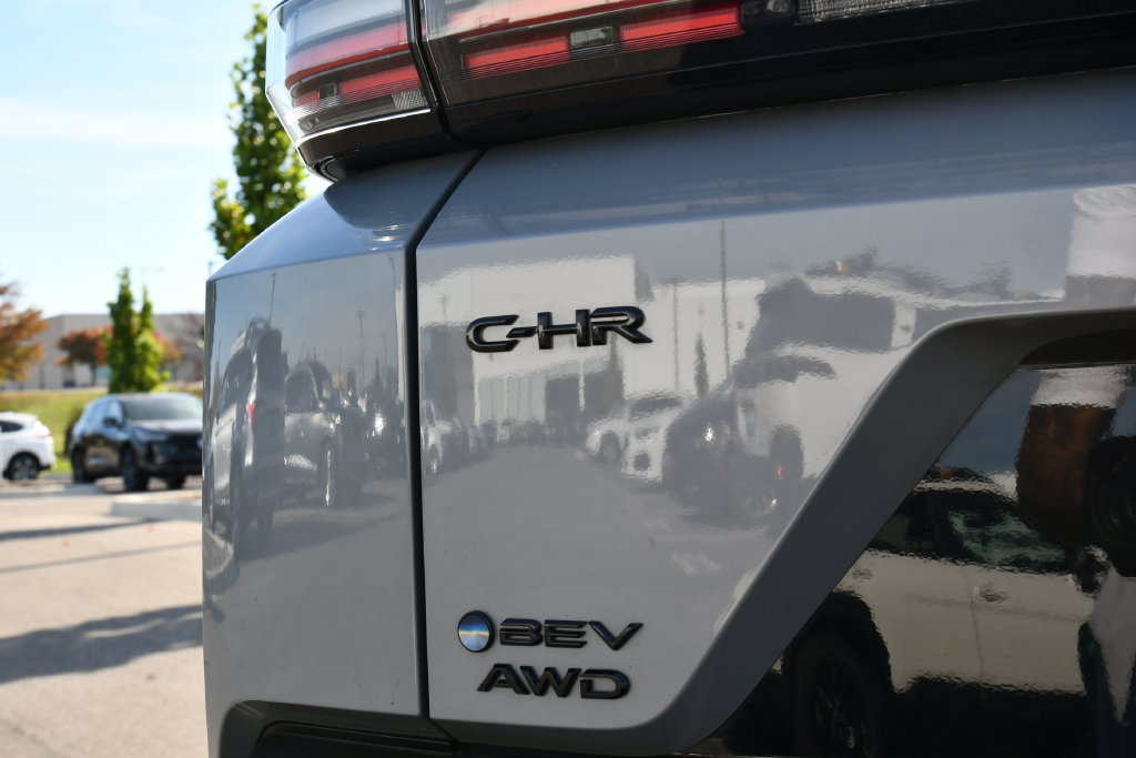 Used 2026 Toyota C-HR AWD/4WD image 12
