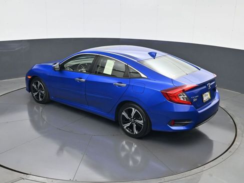 Used 2018 Honda Civic Touring image 19