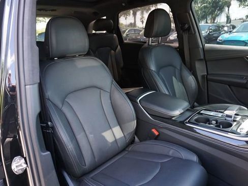 Used 2025 Audi Q7 3.0T Prestige w/ Prestige Package AWD/4WD image 2