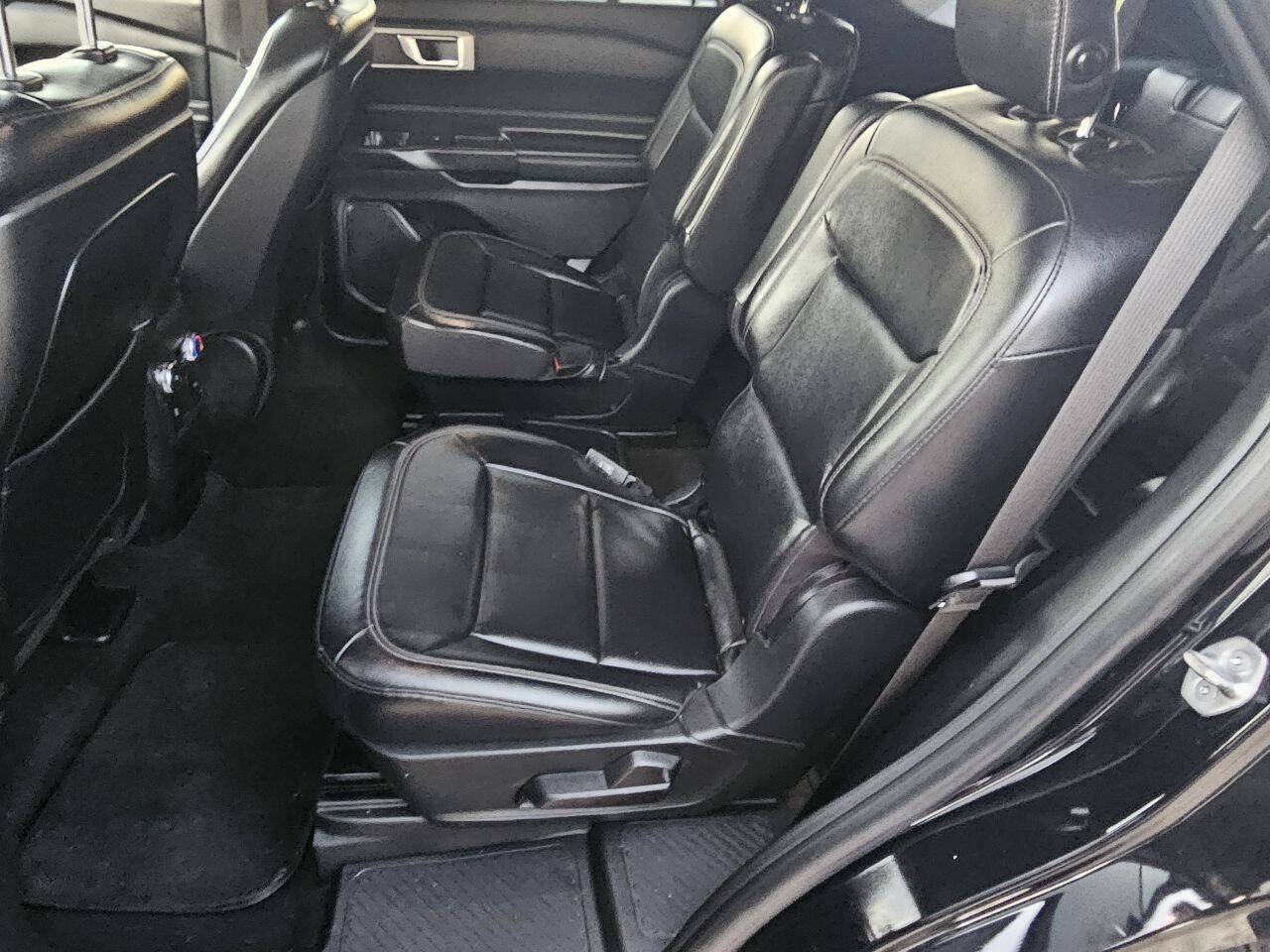 Used 2020 Ford Explorer XLT w/ Equipment Group 202A RWD image 12