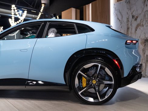 Used 2025 Ferrari Purosangue AWD/4WD image 29