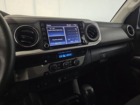 Used 2022 Toyota Tacoma SR5 w/ Technology Package RWD image 18