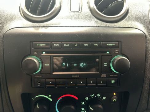 Used 2007 Mitsubishi Raider LS RWD image 16