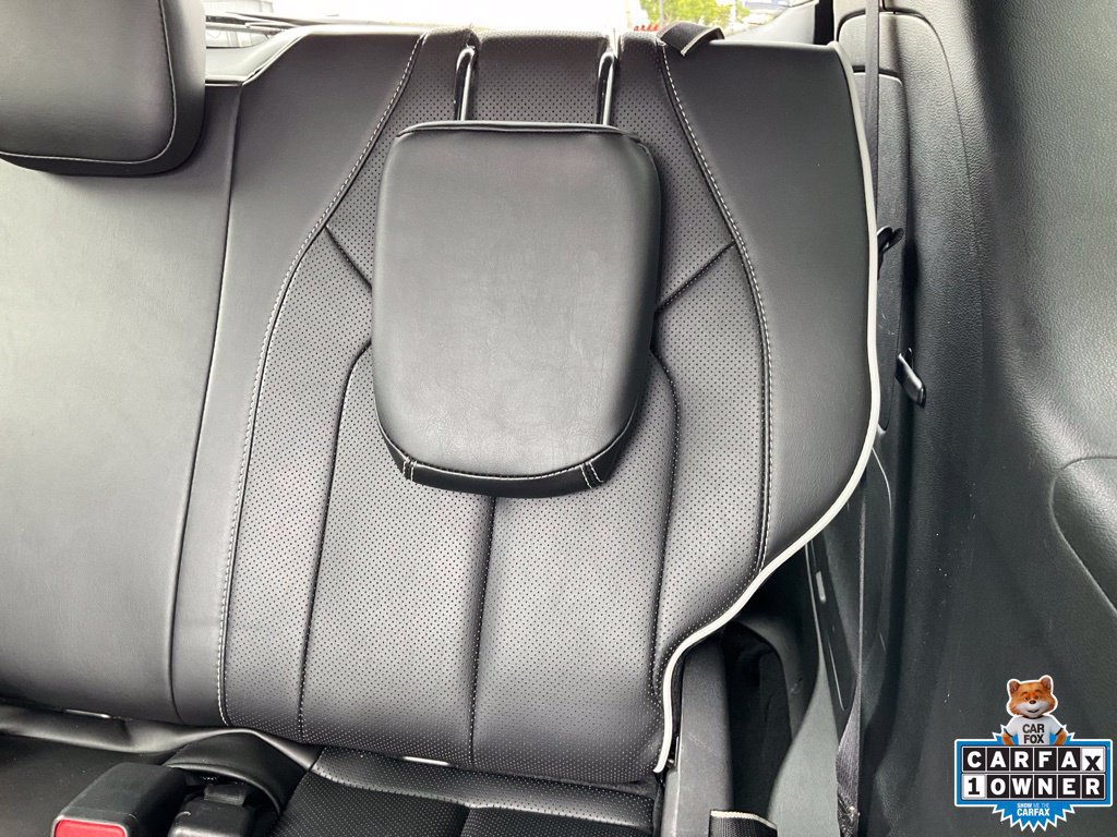Used 2023 Chrysler Pacifica Limited w/ Uconnect Theater Family Group FWD image 32