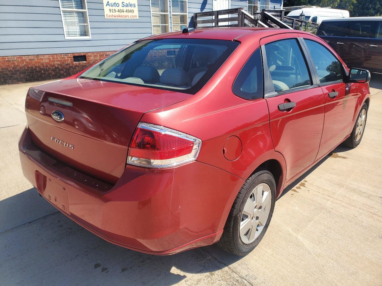 Used 2010 Ford Focus S FWD image 9