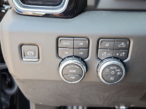 New 2026 GMC Sierra 2500 Denali w/ Max Trailering Package image 17